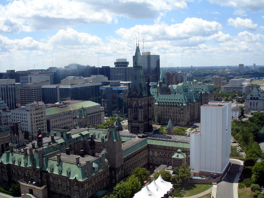 Columbus Employers Freeze Hiring Plans Amid Geopolitical Tensions